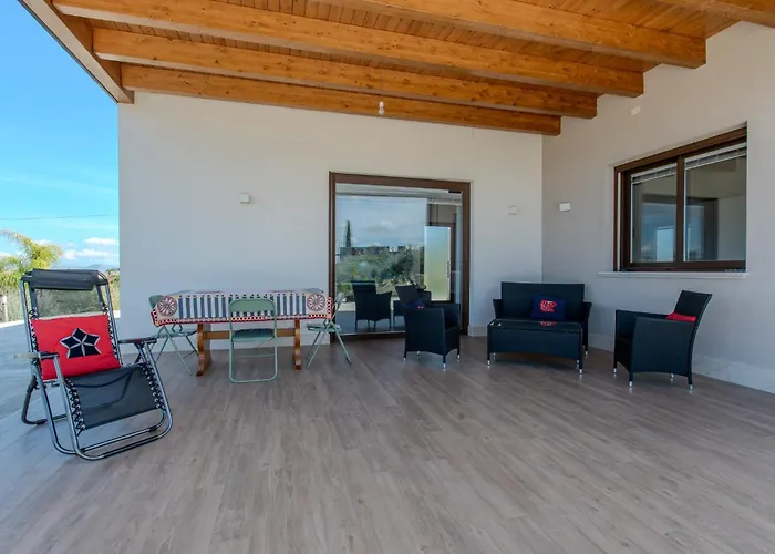 Ginevra Villa *