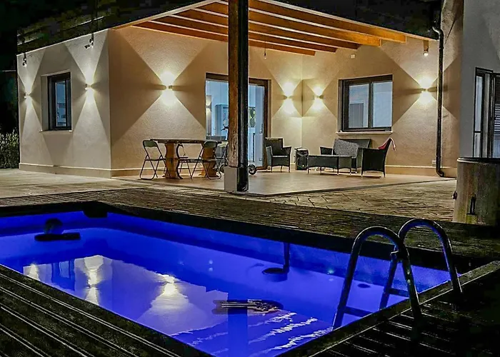 Ginevra Villa *